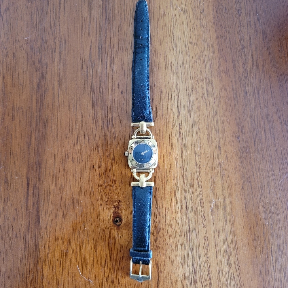 Gucci 6300L Ladies Watch